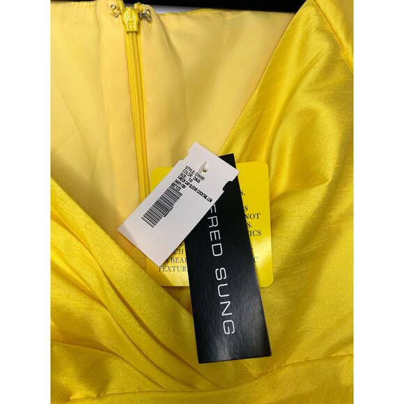 Alfred Sung Cocktail Dress in Daisy. Size 10 NWT - Picture 4 of 5